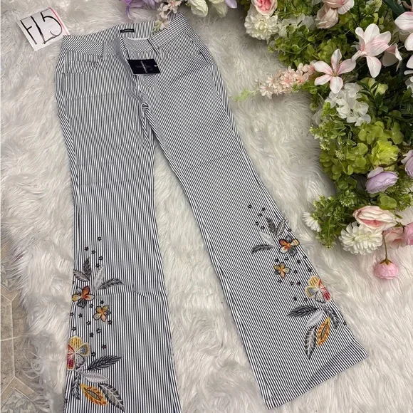 Flamingals embroidered pocket ripped mid rise straight leg jeans size M FL5 72 - Picture 5 of 10